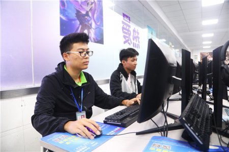 西安新華電腦軟件學校 引領計算機技術培訓的專業(yè)學府